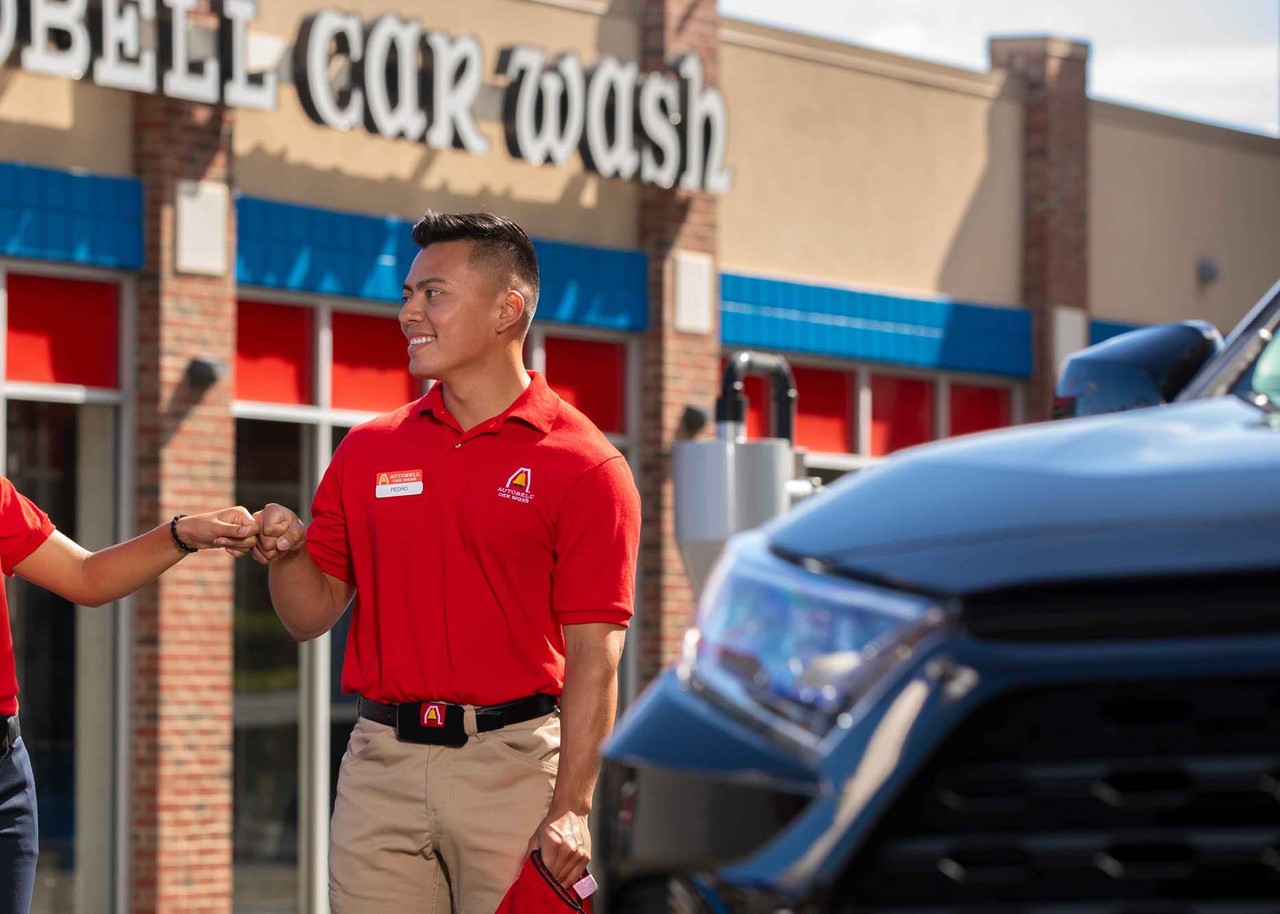 Auto Bell Uniform A Day in the Life of an Autobell® Team Member - Autobell